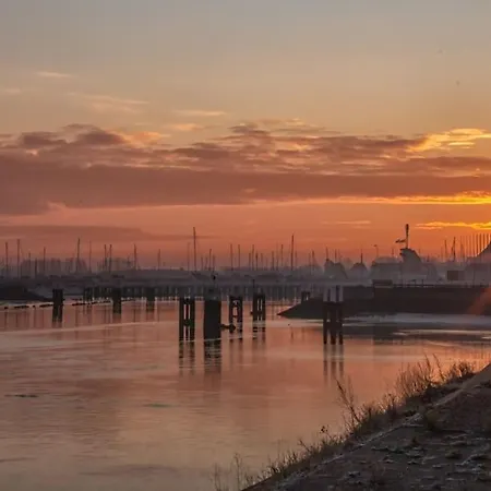 Ruim En Modern Ideaal Gelegen Tussen Zee En Jachthaven