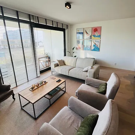 Ruim En Modern Ideaal Gelegen Tussen Zee En Jachthaven 아파트 *