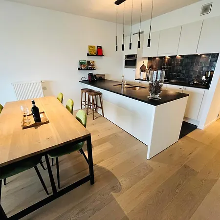 Ruim En Modern Ideaal Gelegen Tussen Zee En Jachthaven